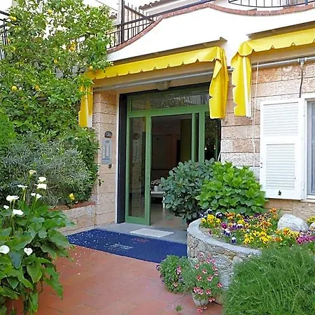 Hotel In