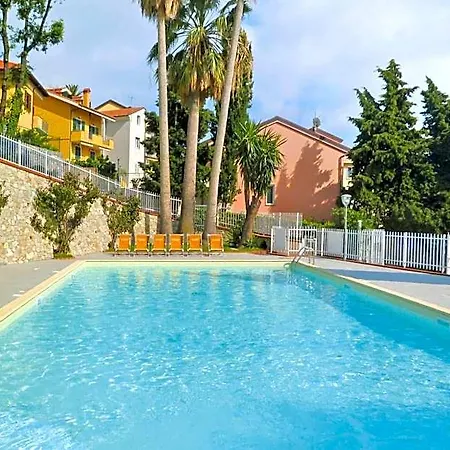 Hotel In Pietra Ligure